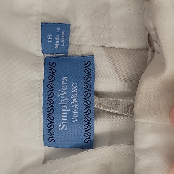 NWOT Simply Vera Vera Wang shorts Size 16 - Picture 2 of 2